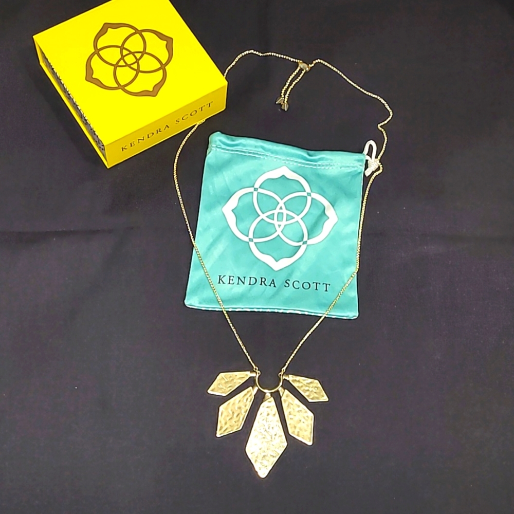 Kendra Scott Gold Mari necklace